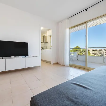 Ct Apartment *
